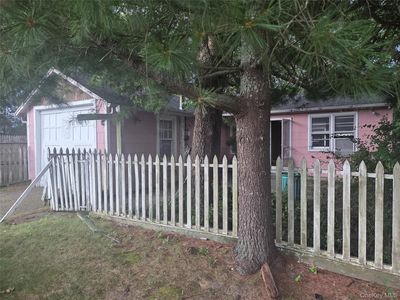 1750 Peconic Bay Boulevard, Laurel, NY, 11948