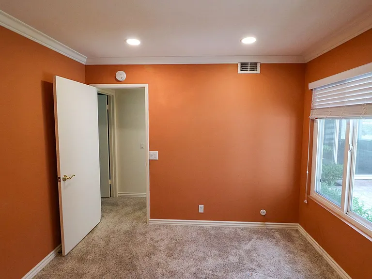 1050 Pacifica Dr — Photo 37
