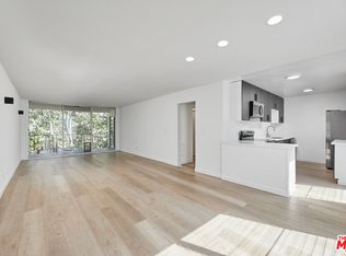 305 San Vicente Blvd #304, Santa Monica, CA 90402