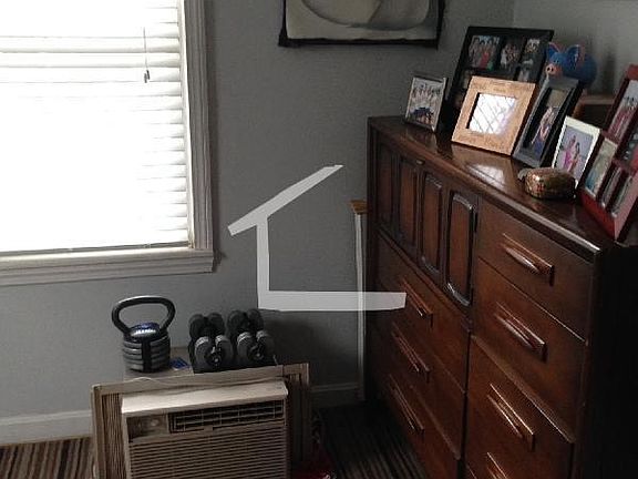3rd image of 12 Montfern Ave #Th2r