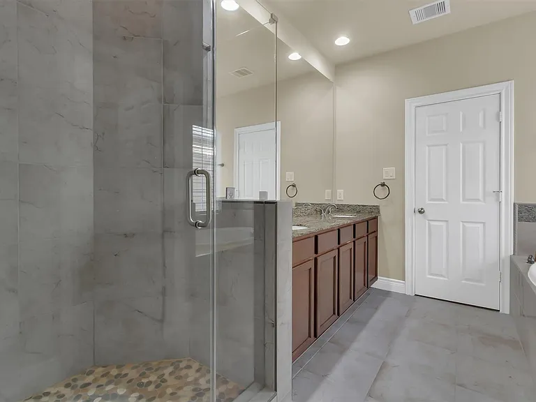 9006 Lakes At 610 Dr — Photo 21