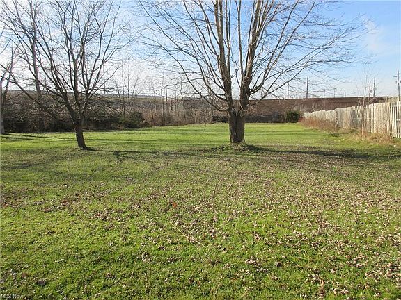 4th image of 5084 Taylor Dr