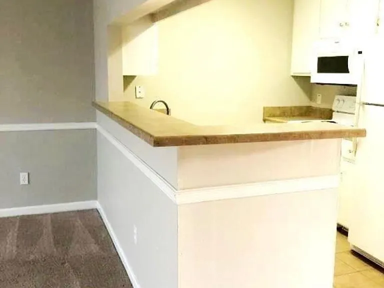 124 N Springview Dr — Photo 5