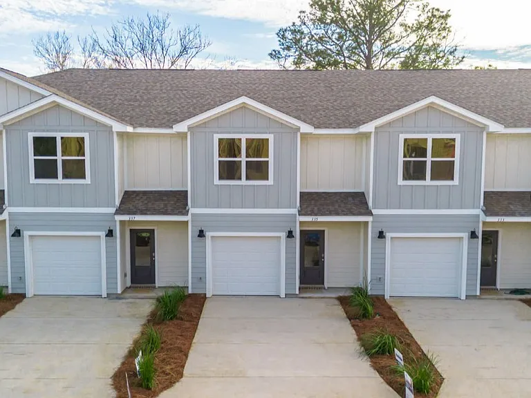 333 Callie Dr — Photo 2
