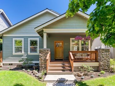 2871 NE Rainier Dr, Bend, OR, 97701