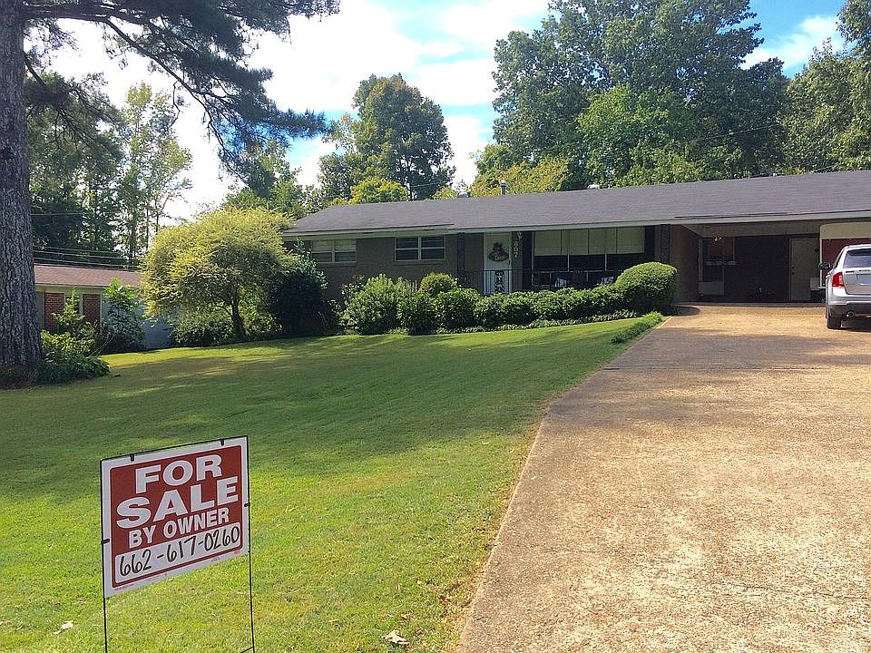 1st image of 807 Pine Cir