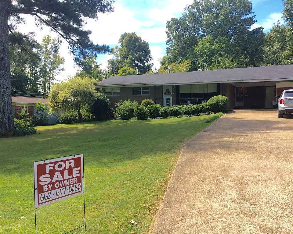 807 Pine Cir - Property Image