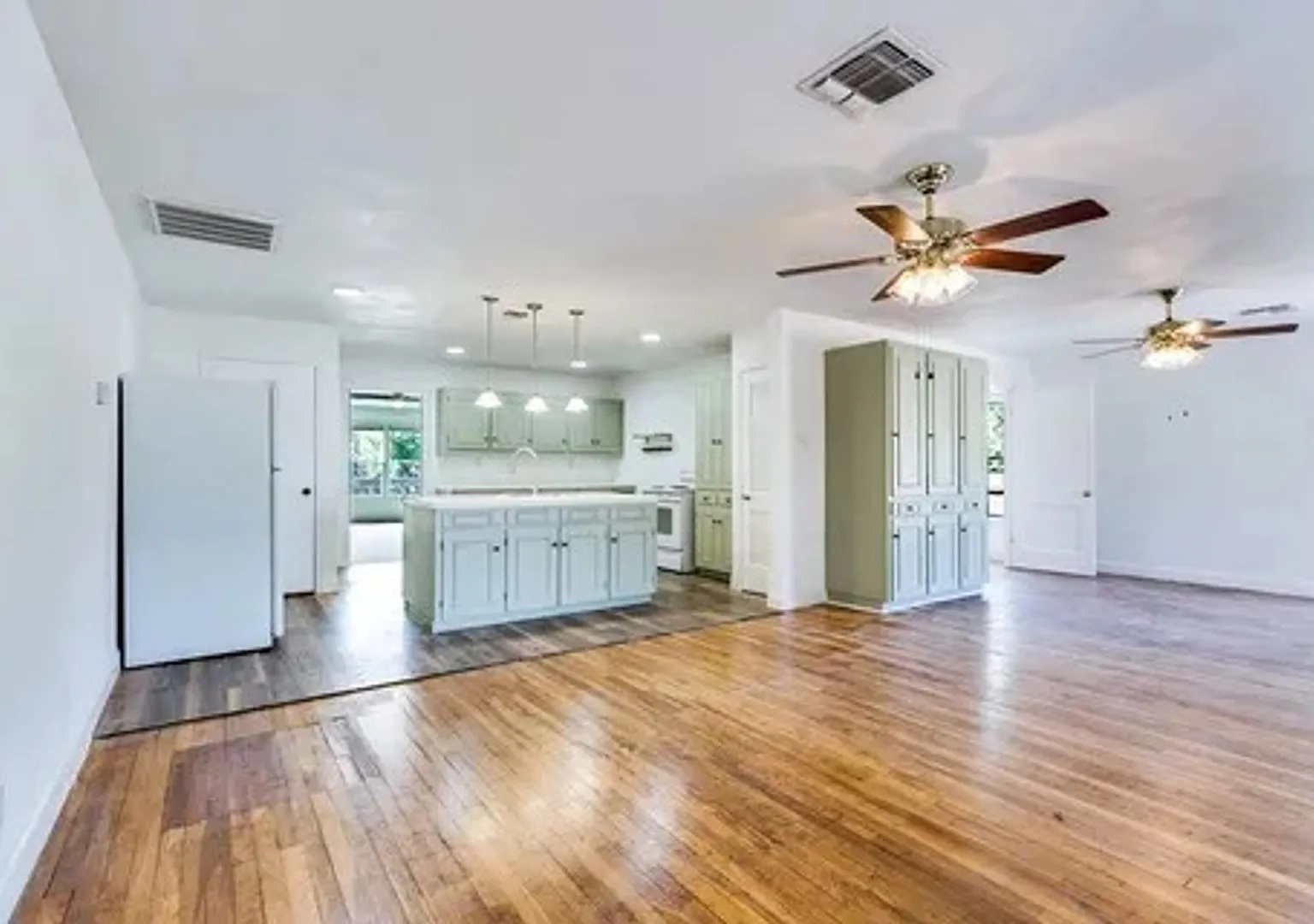 Now Available - 4 Bedroom Home!! — Photo 3