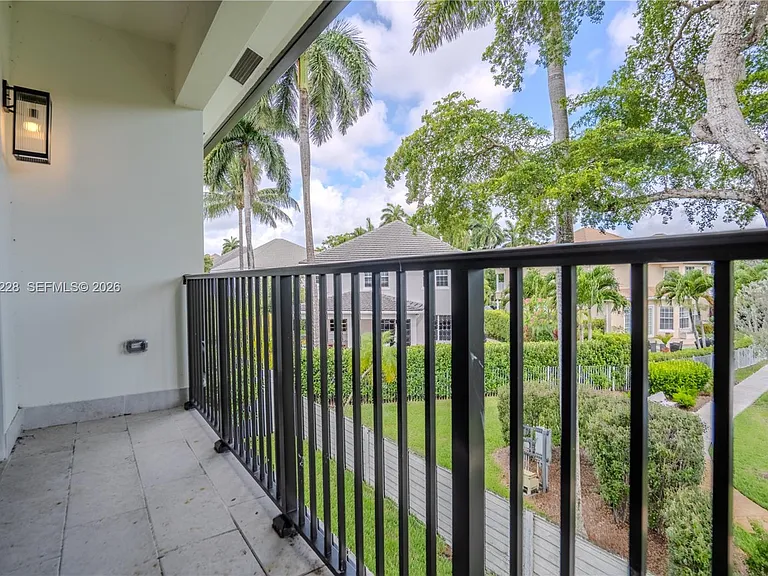 1427 SW 23rd St — Photo 32
