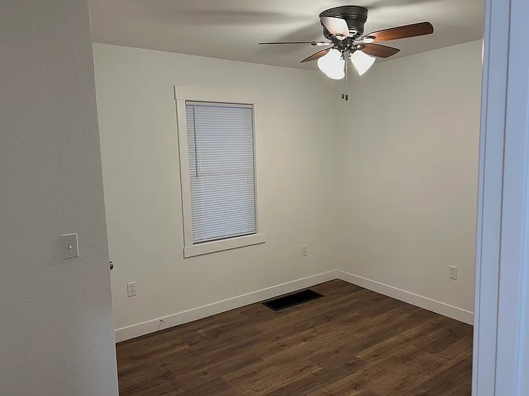 7820 Liberty Rd — Photo 14