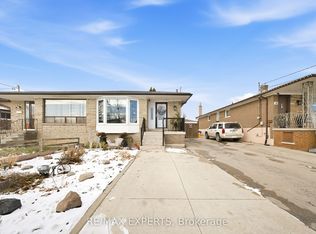 16 Navenby Cres, Toronto, ON M9L 1B2