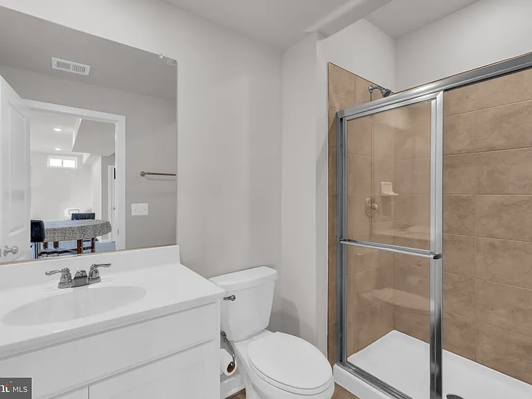 131 Thornton Way — Photo 38