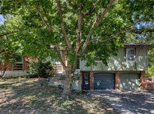 906 NE 80th Ter, Kansas City, MO 64118