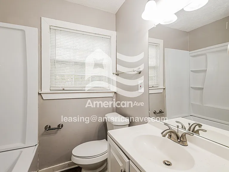 1854422_011_main_bathroom_11.jpg