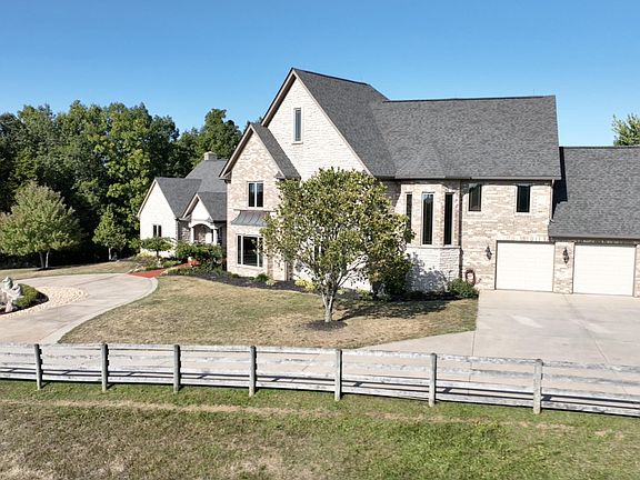 2nd image of 845 Charlotte Dr