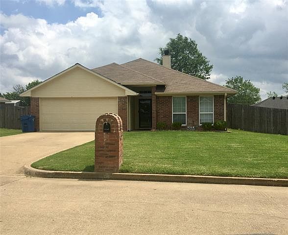 1st image of 304 Ash Dr