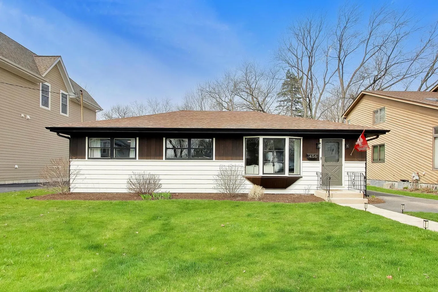 456 Lowell Ave photo 1