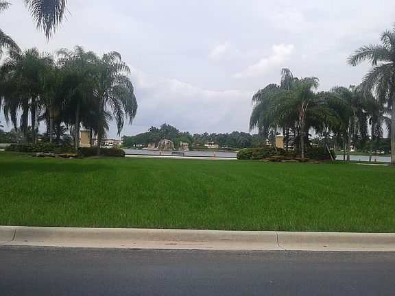 3rd image of 10982 NW 62nd Ter