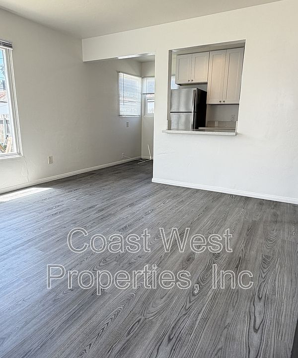 1st image of 943 Missouri St
