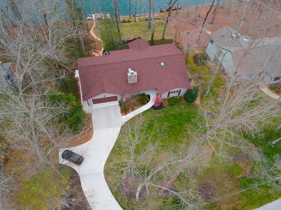 1st image of 228 Lakeside Dr
