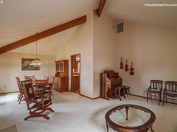 4th image of 1648 NE Greensword Dr