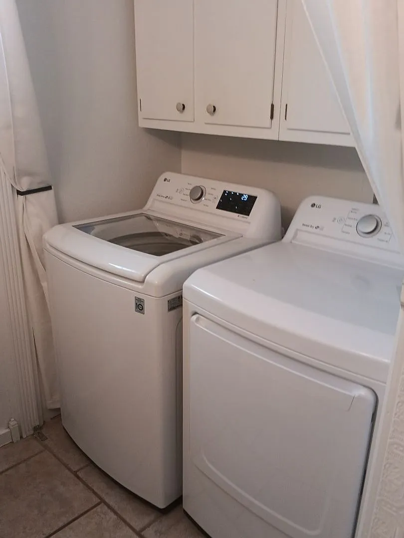 3 Bedroom, 1.5 Bathroom Home! Schedule a Showing! — Photo 4