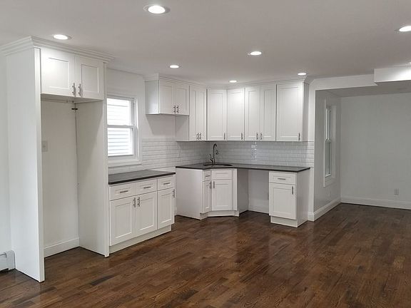 3rd image of 11230 204th St