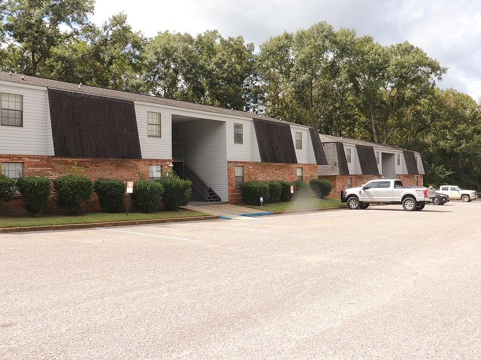 1st image of 300 Apache Dr #4C