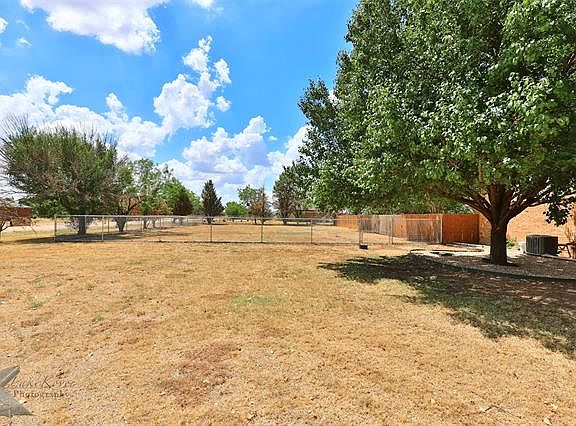 4th image of 1040 Timothy Ln