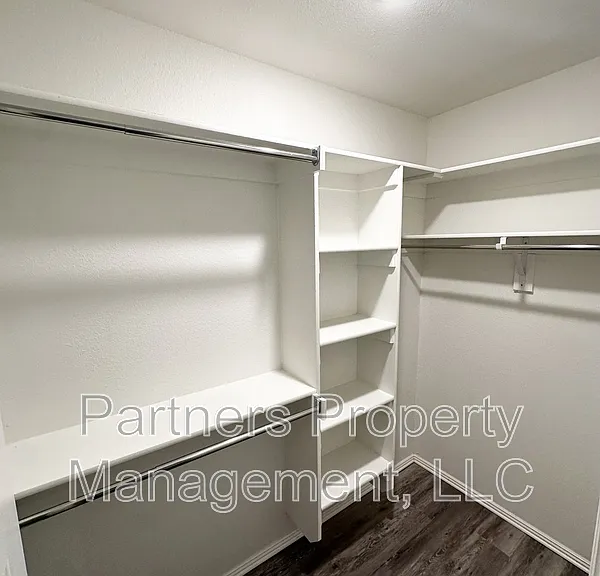 1035 S Benchmark Ln #1 — Photo 4