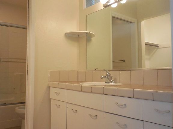 5th image of 2168 Carlmont Dr APT 2