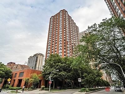 4th image of 899 S Plymouth Ct APT 1502
