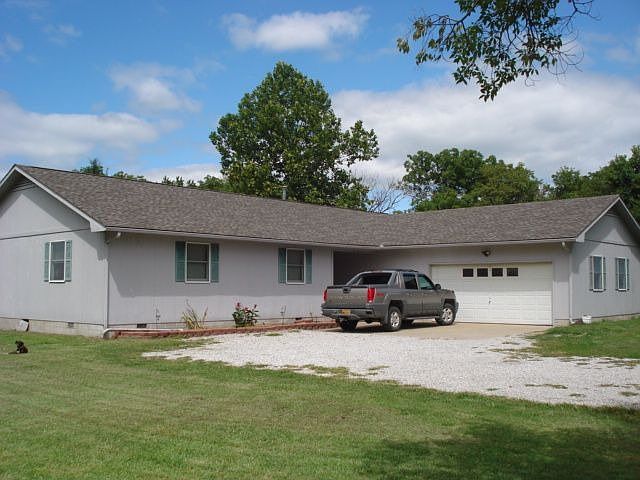 1st image of 209 Long Ave