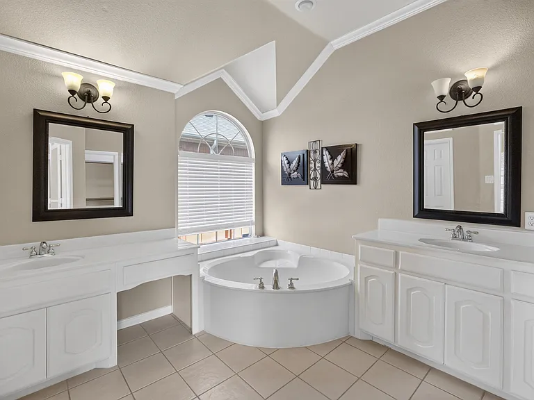 2848 Gillespie Ln — Photo 29