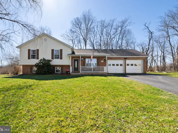 137 Briar Run Dr, Ranson, WV 25438