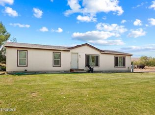 590 Point Dr, Selah, WA 98942