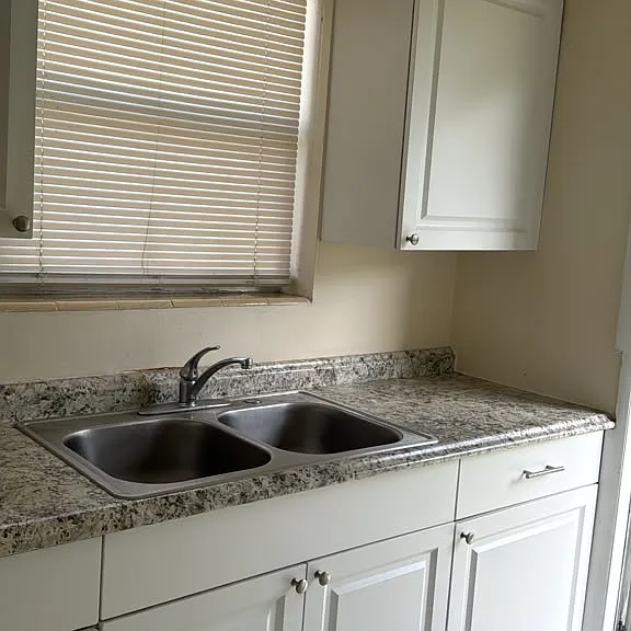 11870 NE 16th Ave #4 — Photo 3