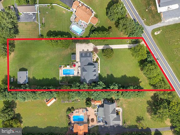 3rd image of 16132 Hudson Rd