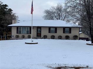 24 Robin Dr, Agency, MO 64401