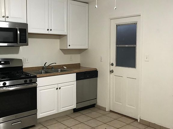 3rd image of 1067 Hornblend St #1067