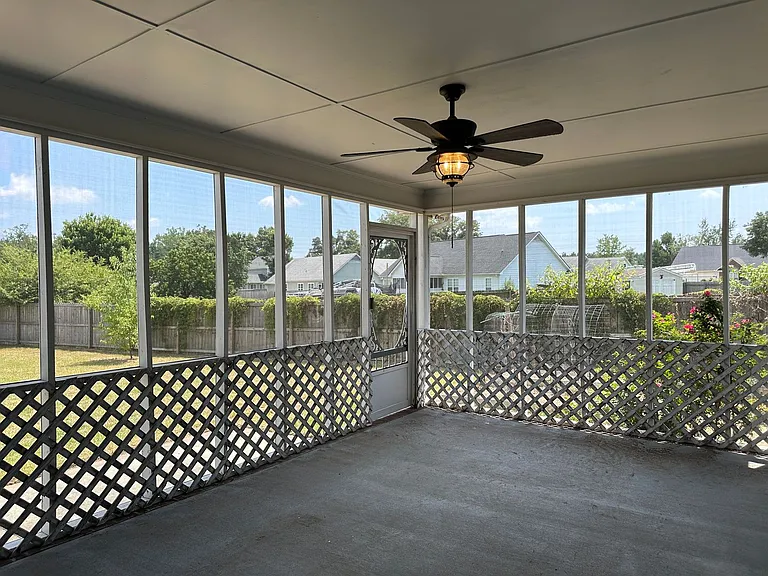 112 Harvest Ln — Photo 28