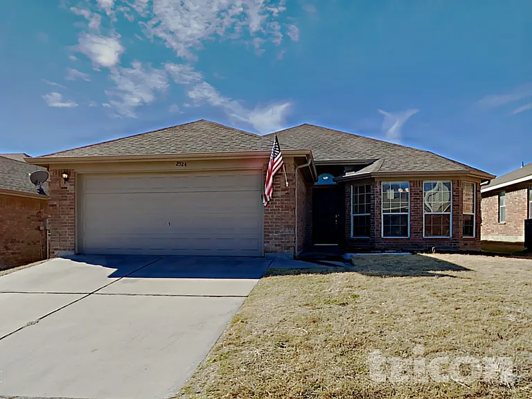 2524 Wakecrest Dr — Photo 2