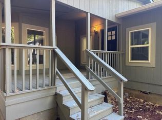 201 Kirkham Rd, Cave Junction, OR 97523