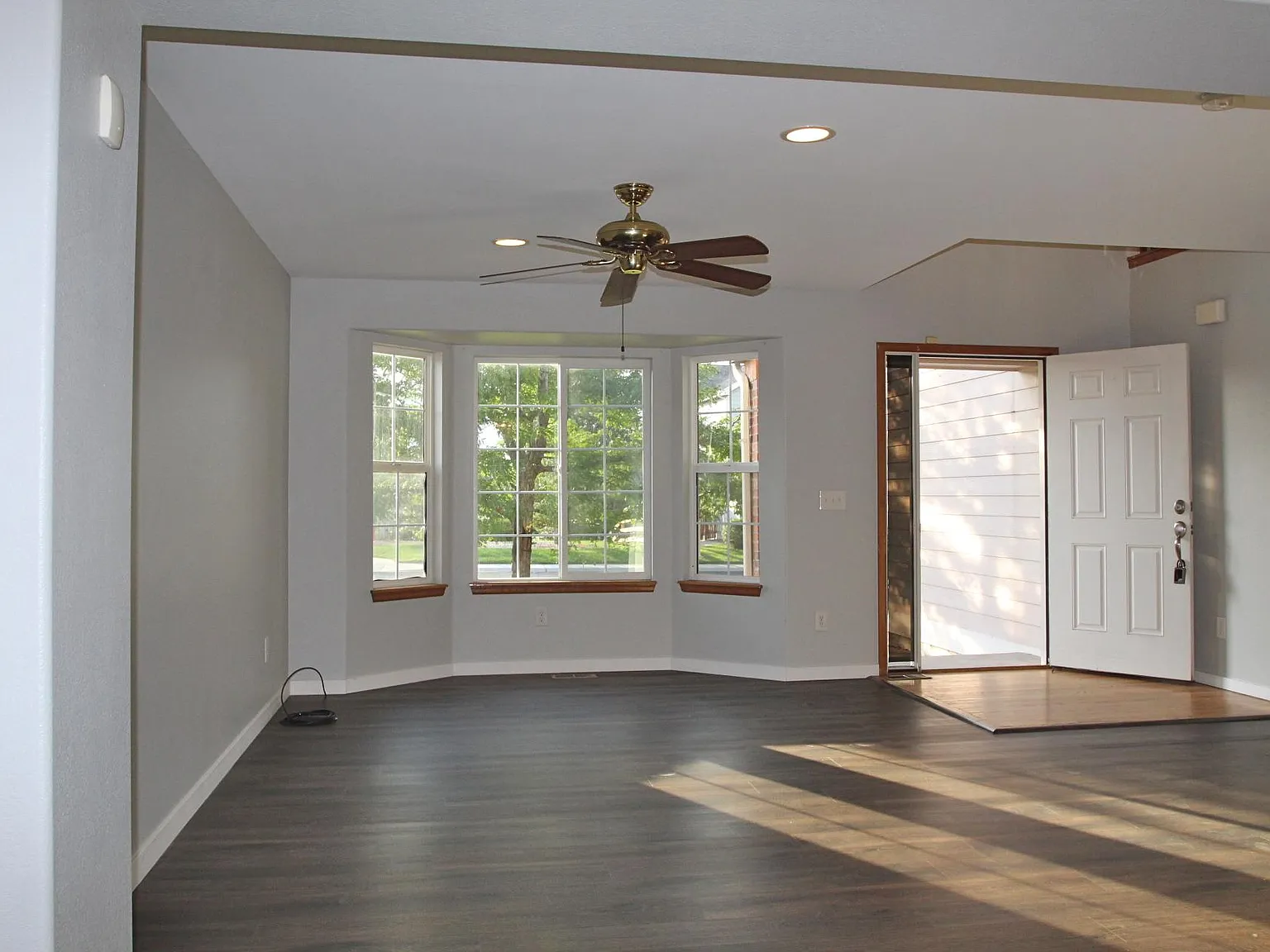 4 bed, 2601 sqft, $3,000 — Photo 4
