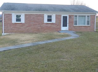 5495 Thornspring Heights Ln, Pulaski, VA 24301