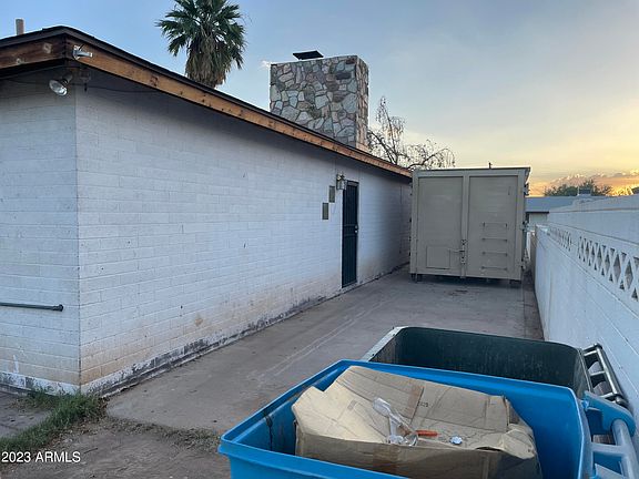3rd image of 5215 S 12TH Avenue