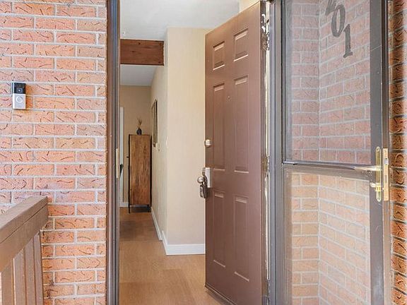 3rd image of 535 Manhattan Dr #201