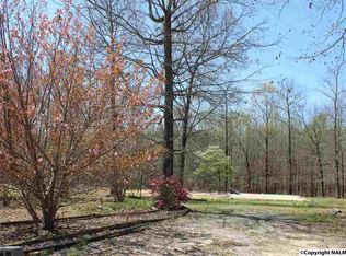 223 Memorial Dr, Ider, AL 35981