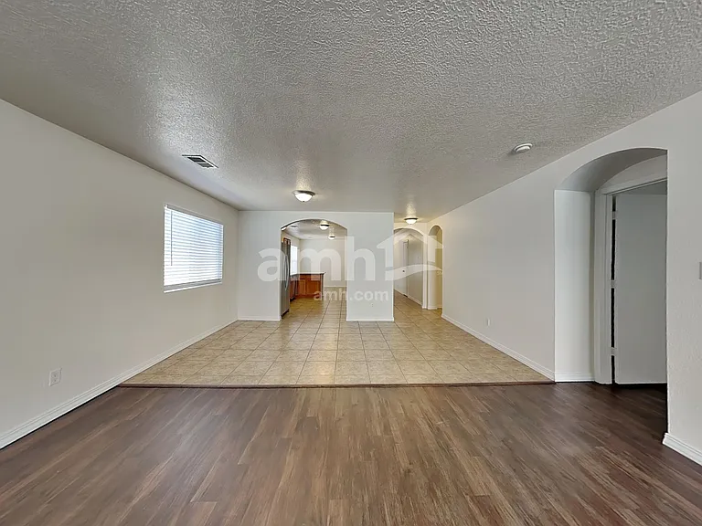 1740 Sierra Norte Loop NE — Photo 8