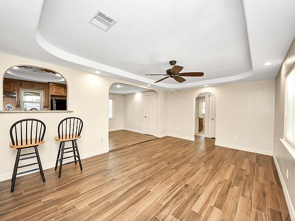 5th image of 8925 Homewood Ln #8925